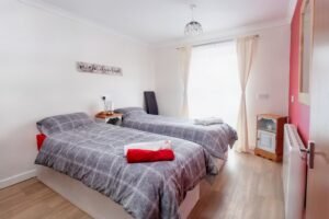 2nd bedroom